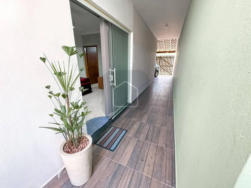 Foto 2 de Casa com 2 quartos à venda, 125m2 em Jardim Porto Novo, Caraguatatuba - SP