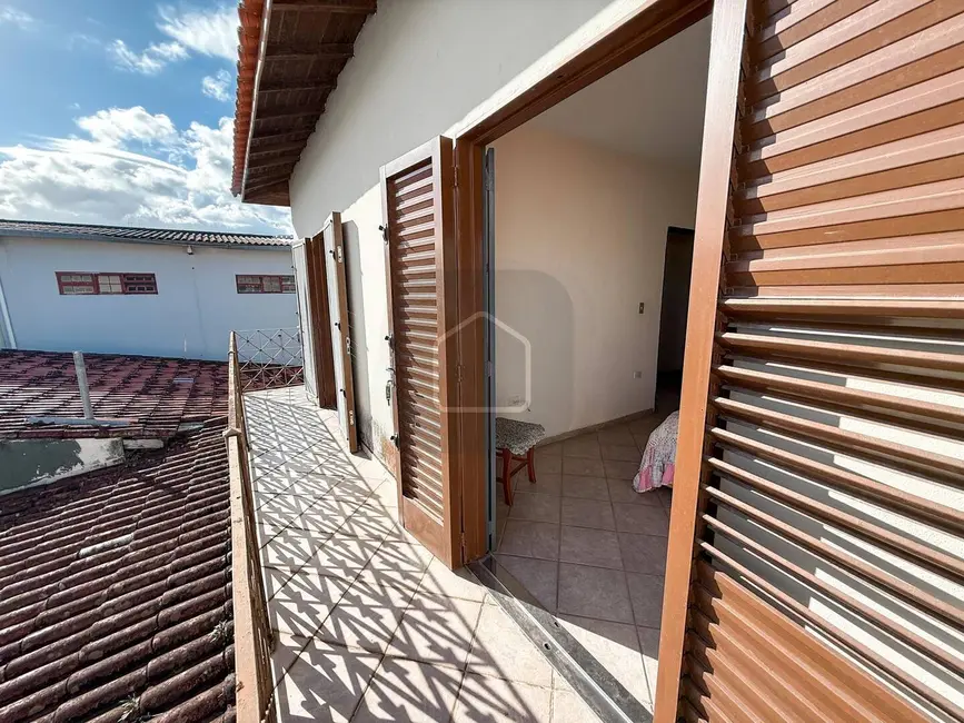 Foto 5 de Casa com 3 quartos à venda, 303m2 em Indaiá, Caraguatatuba - SP