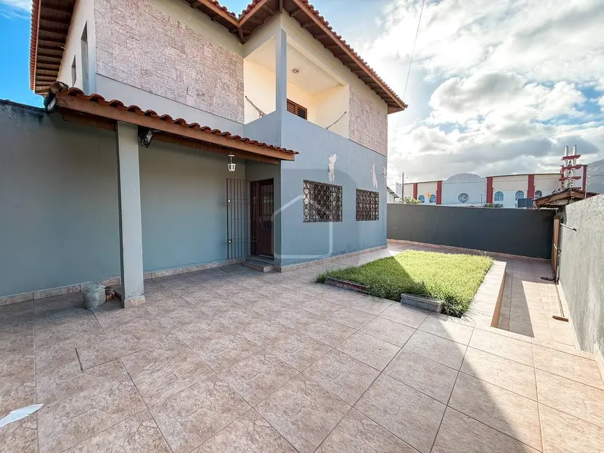 Foto 2 de Casa com 3 quartos à venda, 303m2 em Indaiá, Caraguatatuba - SP