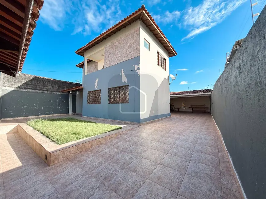 Foto 3 de Casa com 3 quartos à venda, 303m2 em Indaiá, Caraguatatuba - SP