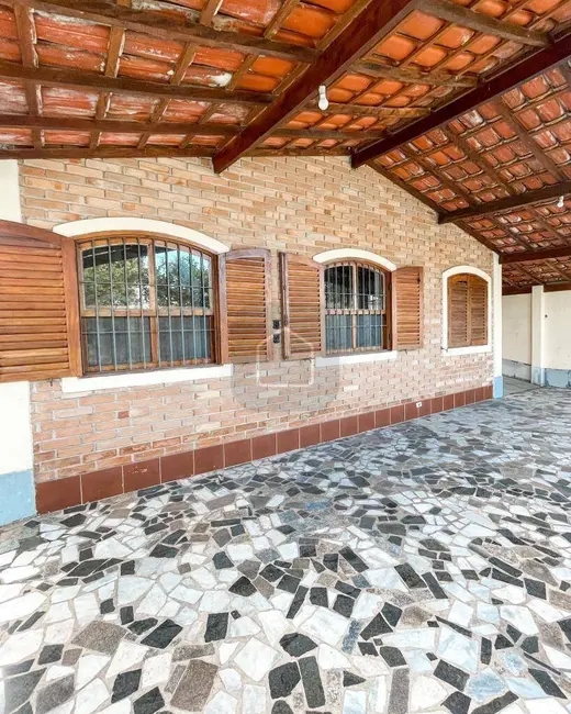 Foto 2 de Casa com 3 quartos à venda, 330m2 em Jardim Primavera, Caraguatatuba - SP