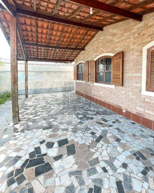 Foto 3 de Casa com 3 quartos à venda, 330m2 em Jardim Primavera, Caraguatatuba - SP