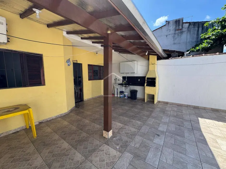 Foto 4 de Casa com 2 quartos para alugar em Martim de Sá, Caraguatatuba - SP