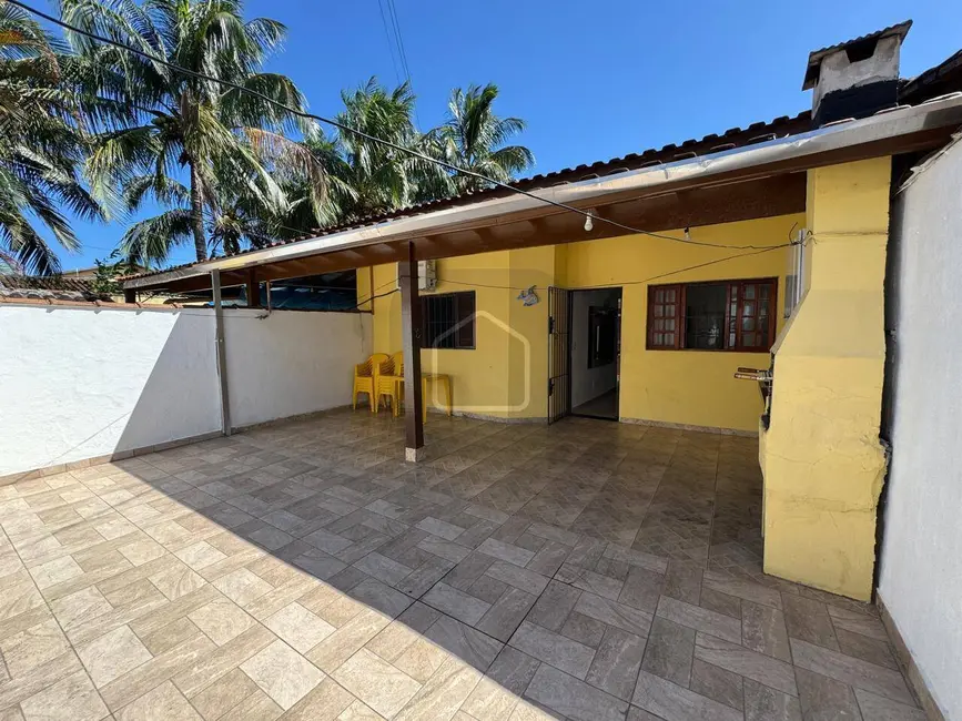 Foto 2 de Casa com 2 quartos para alugar em Martim de Sá, Caraguatatuba - SP