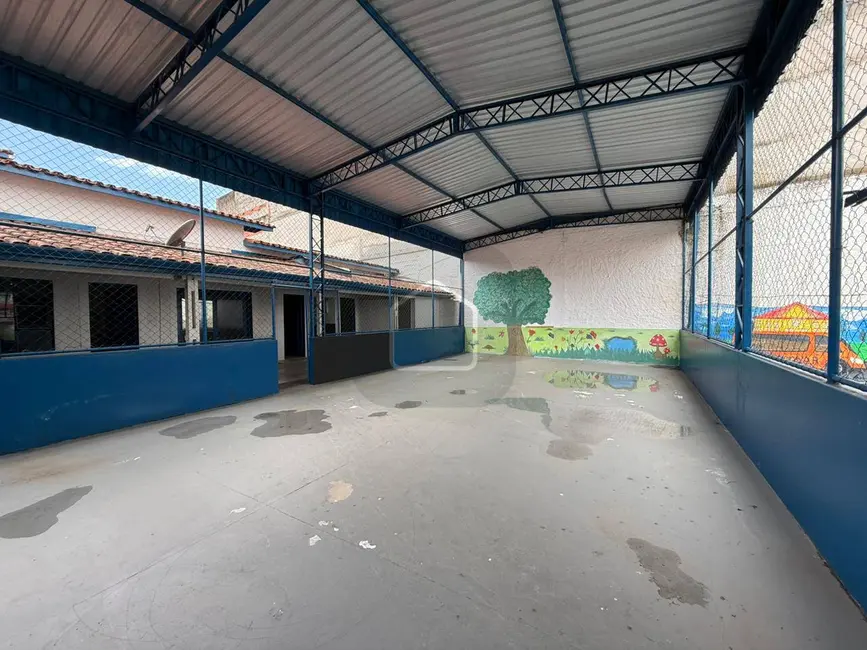 Foto 4 de Sala Comercial à venda e para alugar, 843m2 em Centro, Caraguatatuba - SP