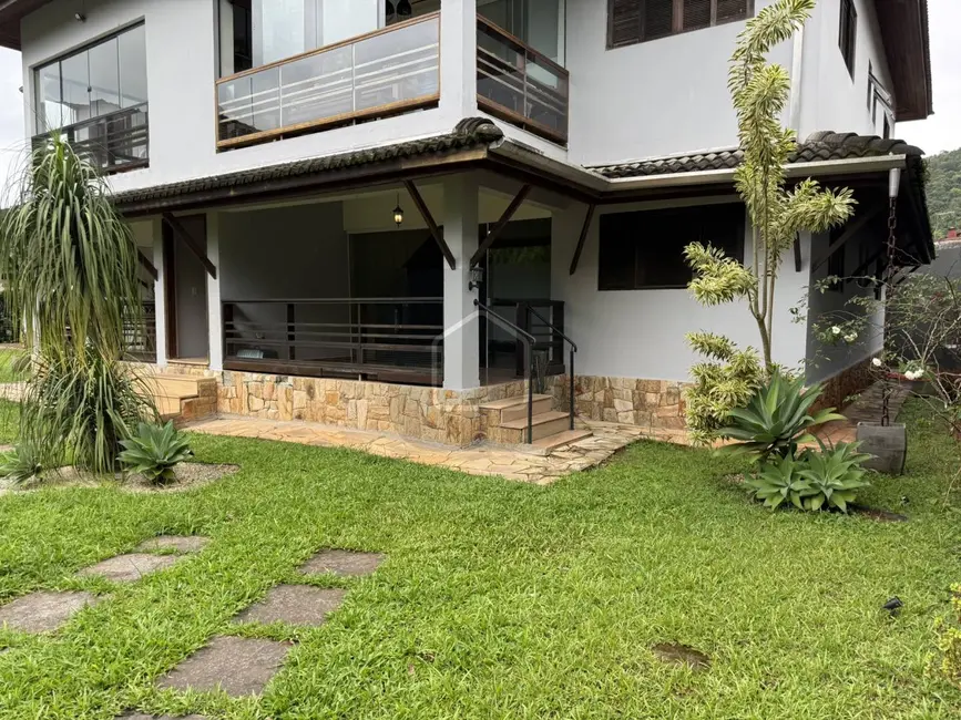 Foto 3 de Casa com 3 quartos à venda, 111m2 em Cidade Jardim, Caraguatatuba - SP