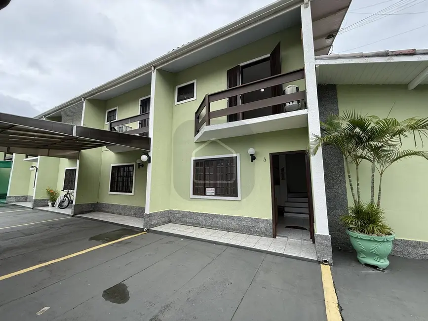 Foto 1 de Casa com 2 quartos à venda, 102m2 em Martim de Sá, Caraguatatuba - SP