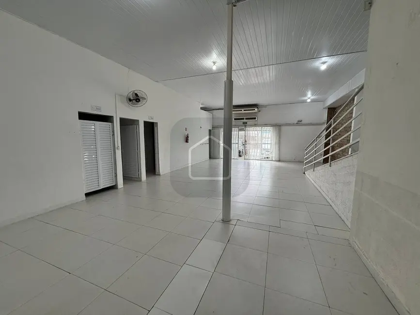 Foto 4 de Armazém / Galpão à venda e para alugar, 400m2 em Caraguatatuba - SP