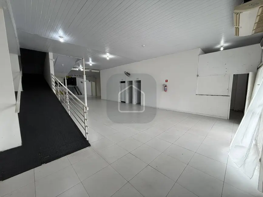 Foto 3 de Armazém / Galpão à venda e para alugar, 400m2 em Caraguatatuba - SP