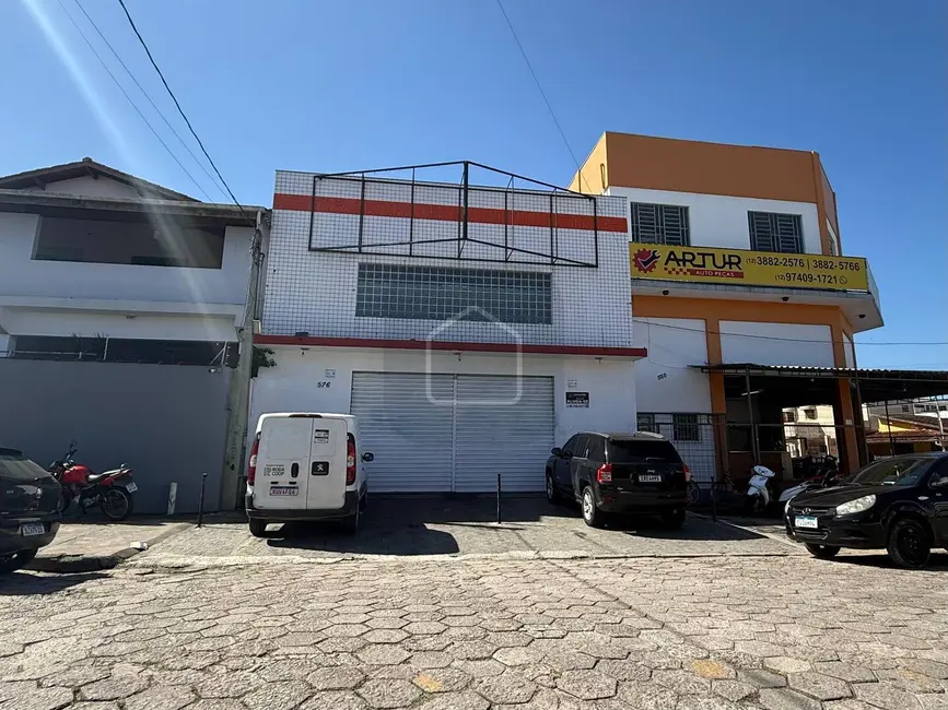 Foto 2 de Sala Comercial para alugar, 200m2 em Jardim Primavera, Caraguatatuba - SP