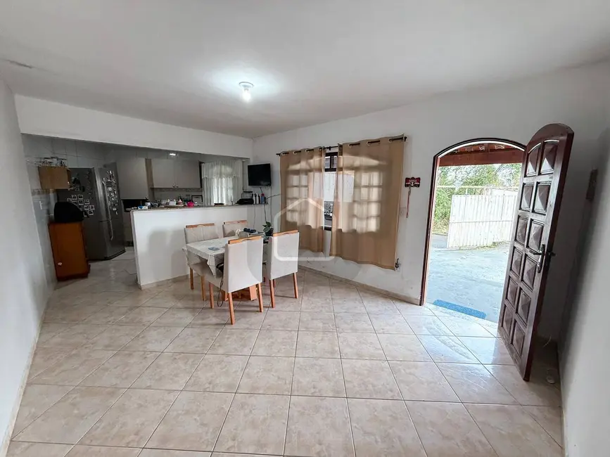 Foto 1 de Casa com 1 quarto para alugar em Benfica, Caraguatatuba - SP