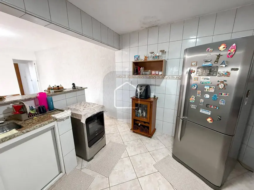 Foto 3 de Casa com 1 quarto para alugar em Benfica, Caraguatatuba - SP
