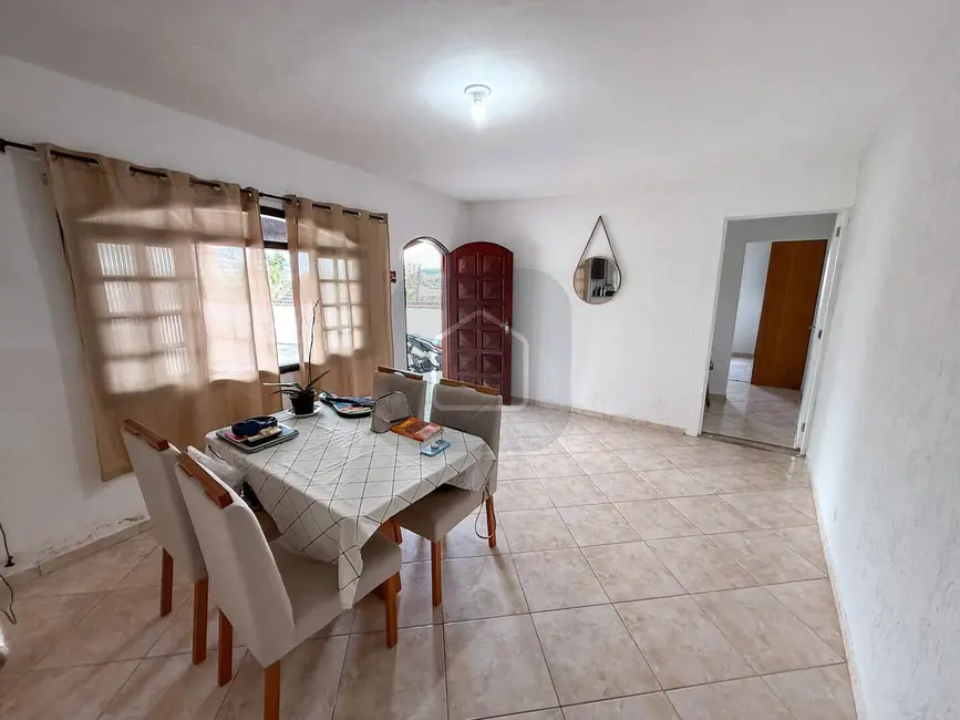 Foto 2 de Casa com 1 quarto para alugar em Benfica, Caraguatatuba - SP