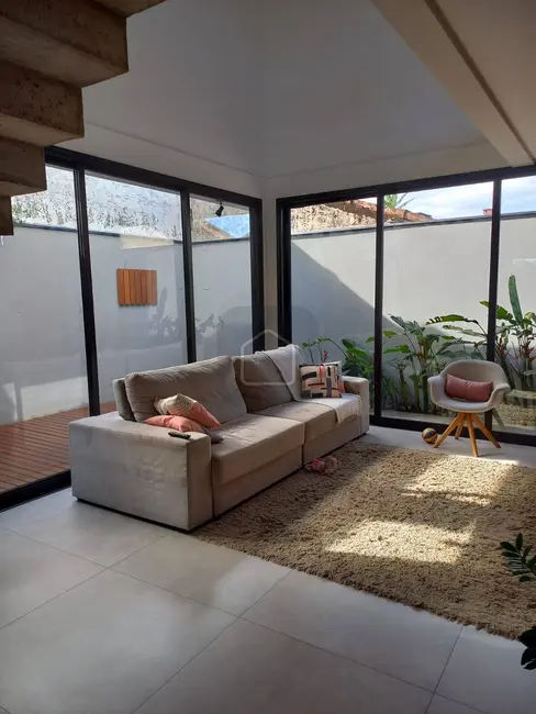 Foto 9 de Casa com 3 quartos à venda, 388m2 em Poiares, Caraguatatuba - SP