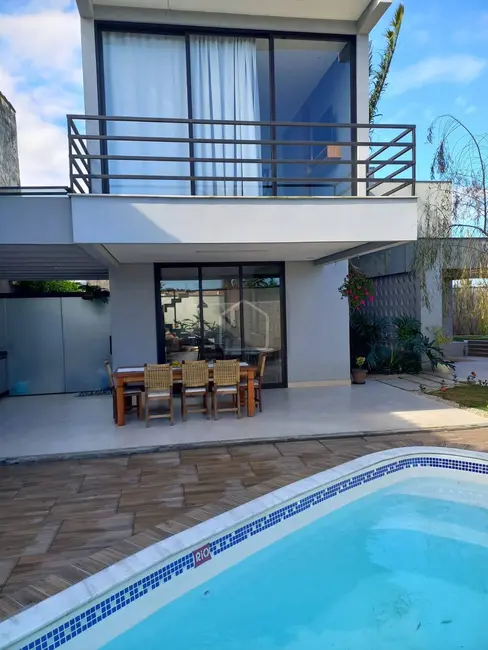 Foto 4 de Casa com 3 quartos à venda, 388m2 em Poiares, Caraguatatuba - SP