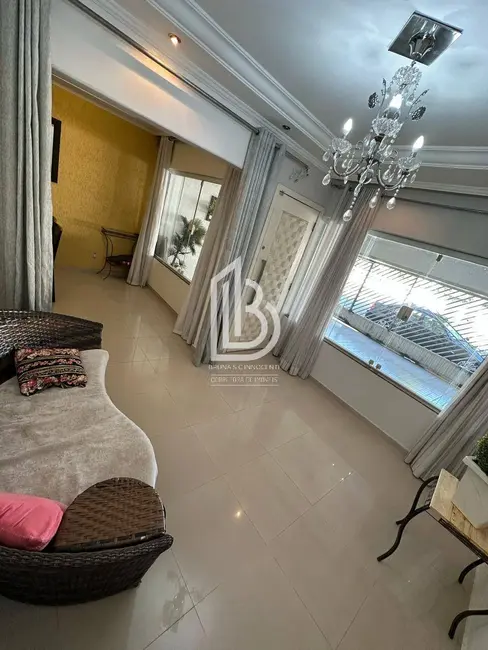 Foto 1 de Casa com 5 quartos à venda e para alugar, 165m2 em Mauá, Sao Caetano Do Sul - SP