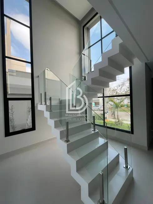 Foto 2 de Casa de Condomínio com 4 quartos à venda, 255m2 em Cacapava - SP