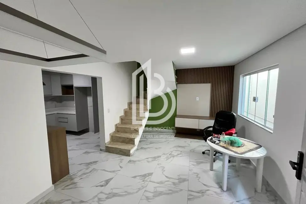 Foto 2 de Casa de Condomínio com 3 quartos à venda, 160m2 em Jardim Santa Inês, São Paulo - SP