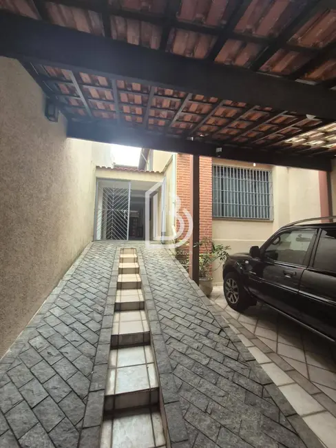 Foto 1 de Sobrado com 3 quartos à venda, 211m2 em Parque Jaçatuba, Santo Andre - SP