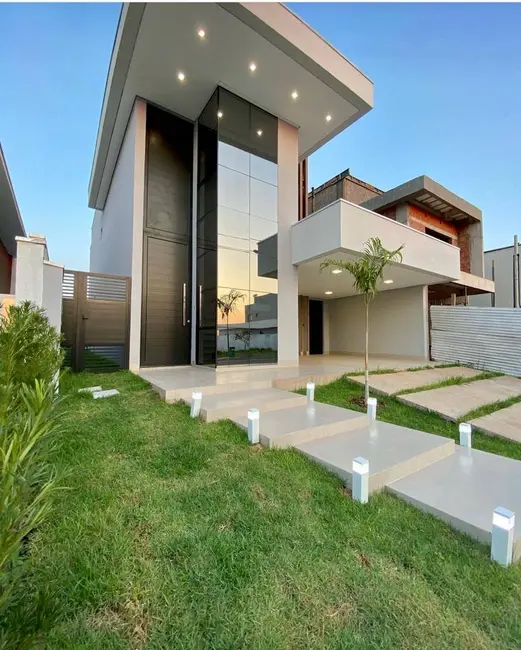 Foto 1 de Casa com 3 quartos à venda, 306m2 em Jardim Imperial II, Cuiaba - MT