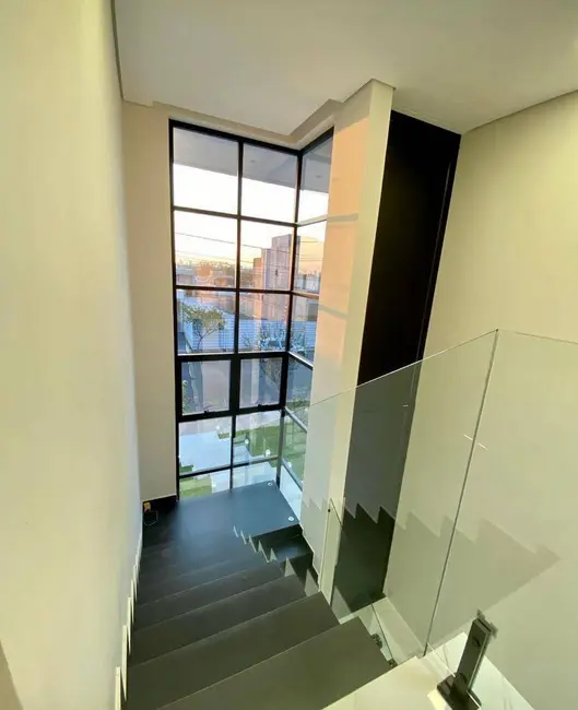 Foto 2 de Casa com 3 quartos à venda, 306m2 em Jardim Imperial II, Cuiaba - MT