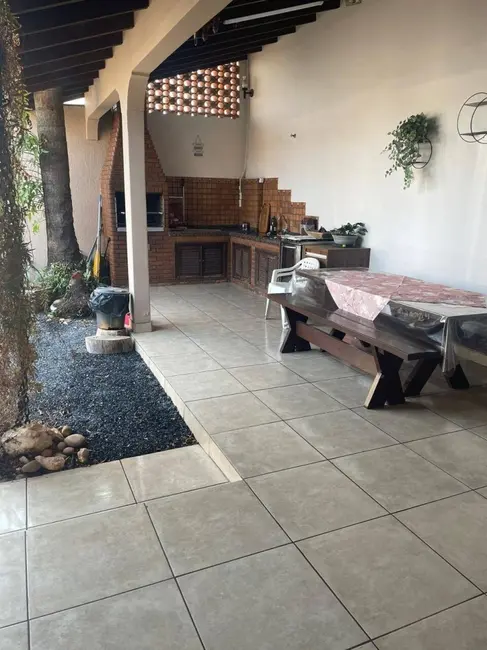 Casa com 3 quartos à venda, 300m2 em Recanto dos Pássaros, Cuiaba - MT - imagem 9 Foto 9 de Casa com 3 quartos à venda, 300m2 em Recanto dos Pássaros, Cuiaba - MT