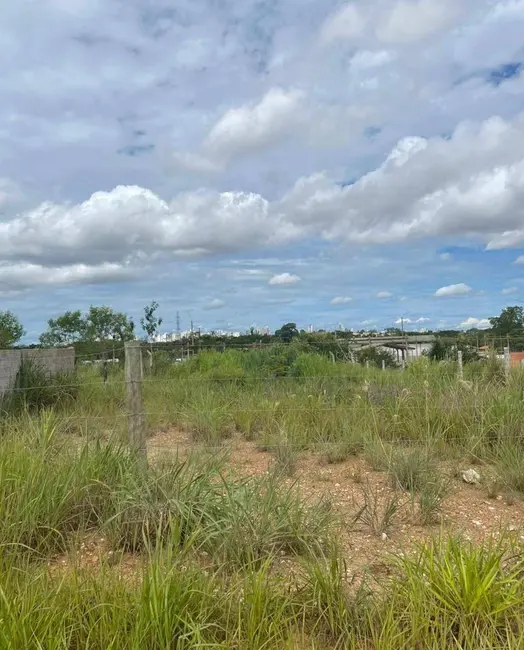 Foto 1 de Terreno / Lote à venda, 360m2 em Varzea Grande - MT