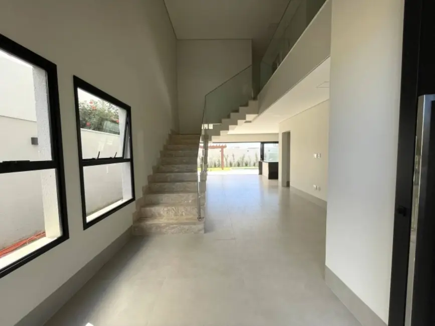 Casa de Condomínio com 3 quartos à venda, 317m2 em Jardim Imperial II, Cuiaba - MT - imagem 2 Foto 2 de Casa de Condomínio com 3 quartos à venda, 317m2 em Jardim Imperial II, Cuiaba - MT