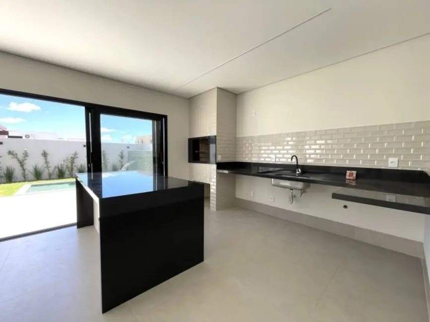 Casa de Condomínio com 3 quartos à venda, 317m2 em Jardim Imperial II, Cuiaba - MT - imagem 3 Foto 3 de Casa de Condomínio com 3 quartos à venda, 317m2 em Jardim Imperial II, Cuiaba - MT