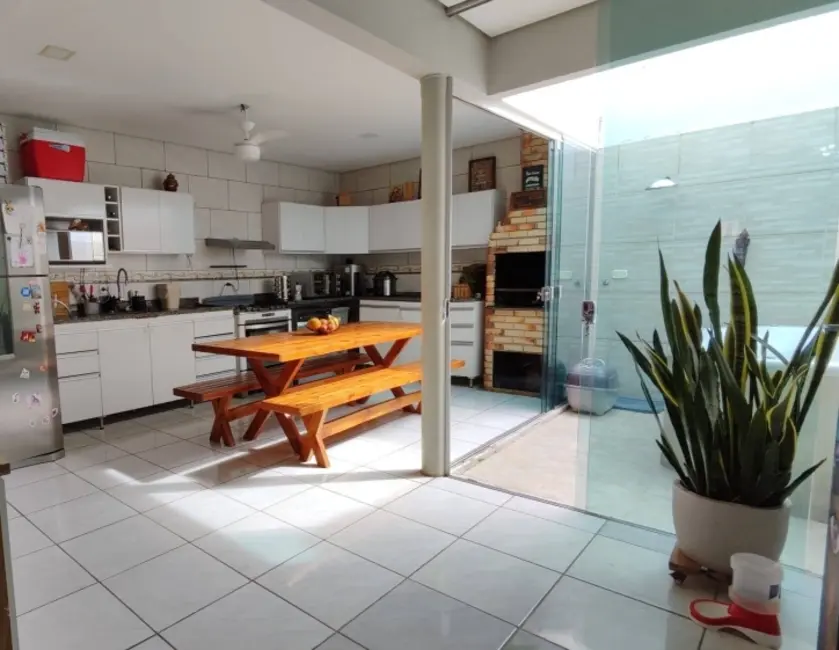 Casa de Condomínio com 3 quartos à venda, 110m2 em Jardim Imperial, Cuiaba - MT - imagem 8 Foto 8 de Casa de Condomínio com 3 quartos à venda, 110m2 em Jardim Imperial, Cuiaba - MT