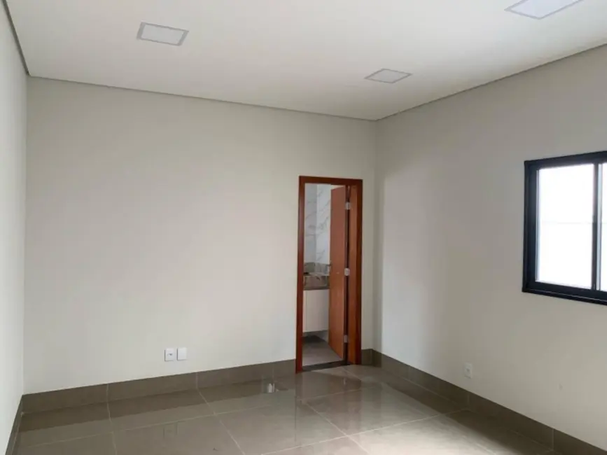 Casa de Condomínio com 3 quartos à venda, 143m2 em Cuiaba - MT - imagem 5 Foto 5 de Casa de Condomínio com 3 quartos à venda, 143m2 em Cuiaba - MT