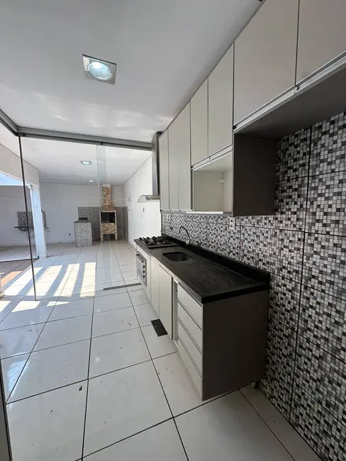 Foto 2 de Casa de Condomínio com 2 quartos à venda em Jardim Imperial, Cuiaba - MT