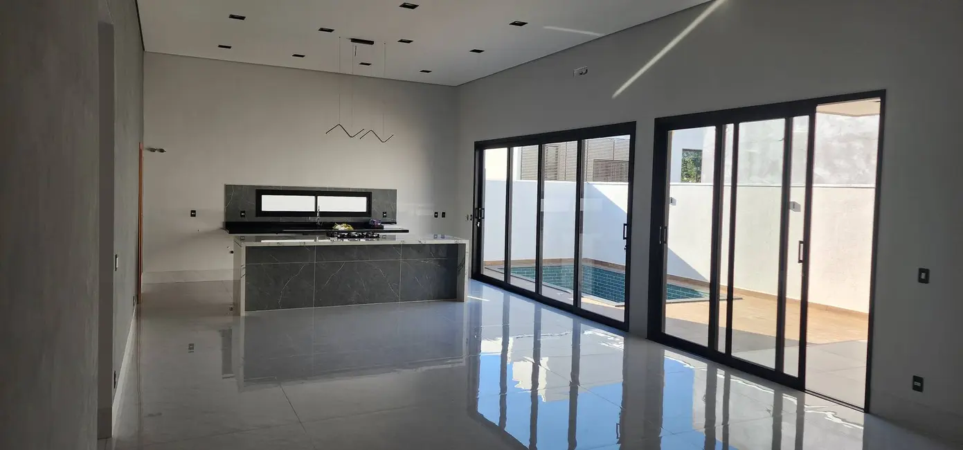 Casa de Condomínio com 3 quartos à venda, 218m2 em Cuiaba - MT - imagem 6 Foto 6 de Casa de Condomínio com 3 quartos à venda, 218m2 em Cuiaba - MT