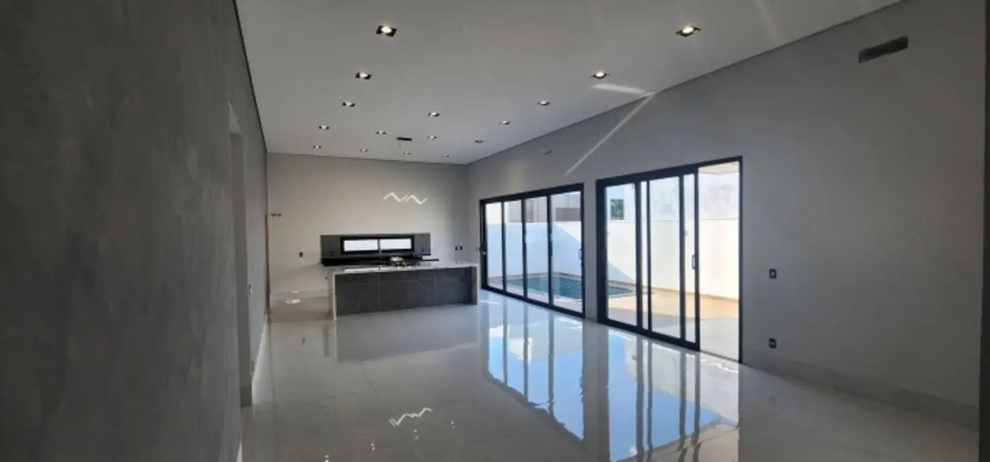 Casa de Condomínio com 3 quartos à venda, 218m2 em Cuiaba - MT - imagem 2 Foto 2 de Casa de Condomínio com 3 quartos à venda, 218m2 em Cuiaba - MT