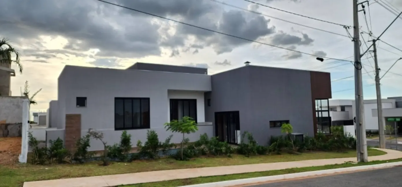 Casa com 3 quartos à venda, 214m2 em Cuiaba - MT - imagem 9 Foto 9 de Casa com 3 quartos à venda, 214m2 em Cuiaba - MT
