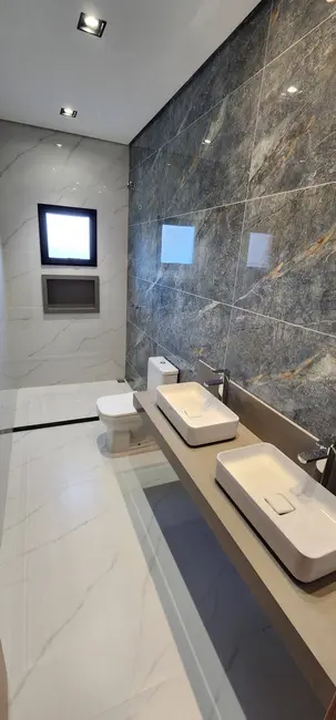 Casa com 3 quartos à venda, 214m2 em Cuiaba - MT - imagem 4 Foto 4 de Casa com 3 quartos à venda, 214m2 em Cuiaba - MT