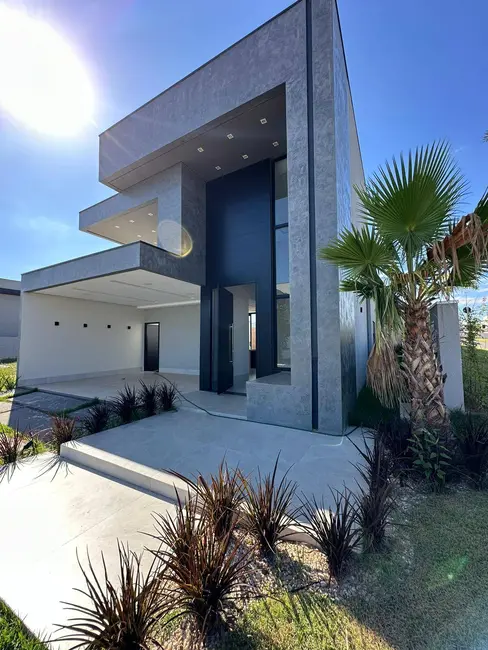 Foto 1 de Casa de Condomínio com 3 quartos à venda, 155m2 em Cuiaba - MT