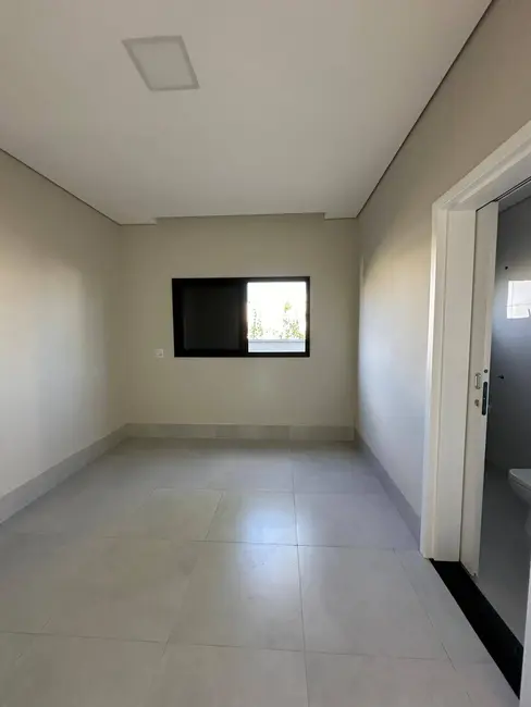 Foto 2 de Casa de Condomínio com 3 quartos à venda, 155m2 em Cuiaba - MT