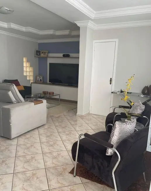 Casa com 4 quartos à venda, 300m2 em Recanto dos Pássaros, Cuiaba - MT - imagem 3 Foto 3 de Casa com 4 quartos à venda, 300m2 em Recanto dos Pássaros, Cuiaba - MT