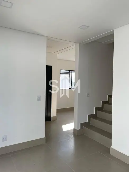 Casa com 3 quartos à venda, 120m2 em Jardim Tropical, Cuiaba - MT - imagem 3 Foto 3 de Casa com 3 quartos à venda, 120m2 em Jardim Tropical, Cuiaba - MT