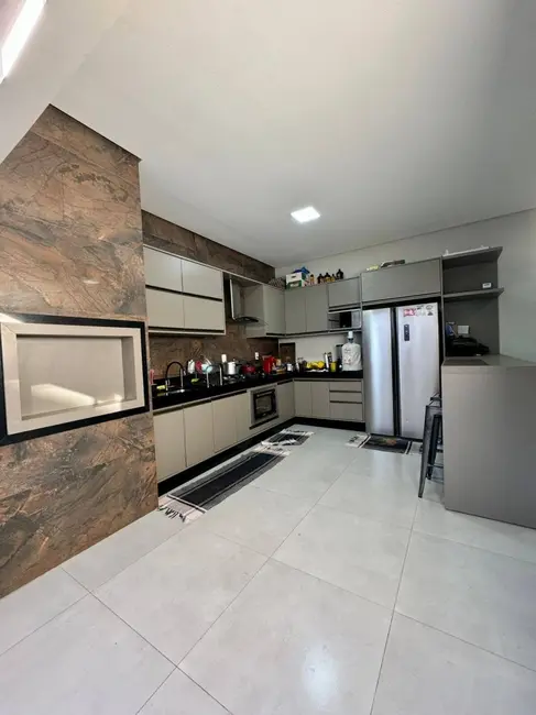 Casa de Condomínio com 3 quartos à venda, 132m2 em Jardim das Palmeiras, Cuiaba - MT - imagem 1 Foto 1 de Casa de Condomínio com 3 quartos à venda, 132m2 em Jardim das Palmeiras, Cuiaba - MT