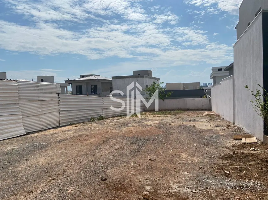 Foto 1 de Terreno / Lote à venda, 300m2 em Jardim Imperial, Cuiaba - MT