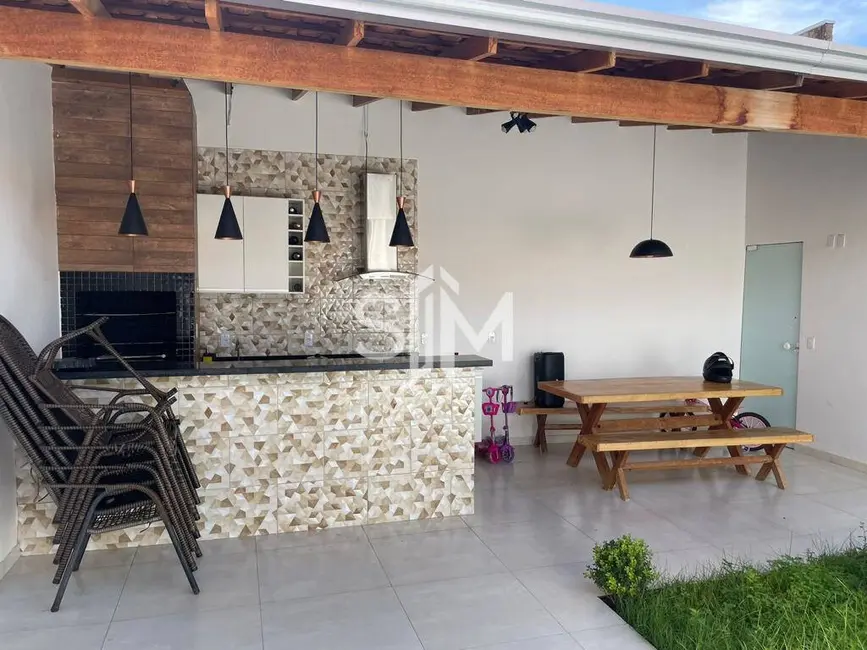 Foto 1 de Casa com 3 quartos à venda, 200m2 em Jardim Imperial, Cuiaba - MT
