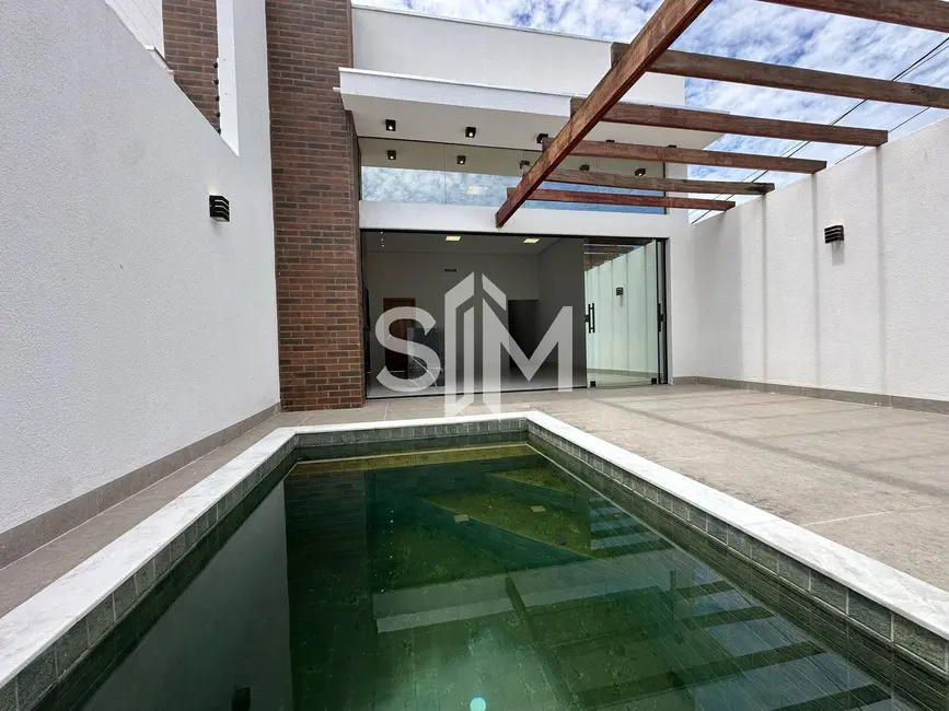 Foto 2 de Casa com 3 quartos à venda, 180m2 em Jardim Universitário, Cuiaba - MT