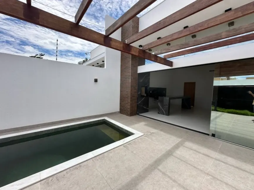 Casa com 3 quartos à venda, 180m2 em Jardim Universitário, Cuiaba - MT - imagem 4 Foto 4 de Casa com 3 quartos à venda, 180m2 em Jardim Universitário, Cuiaba - MT