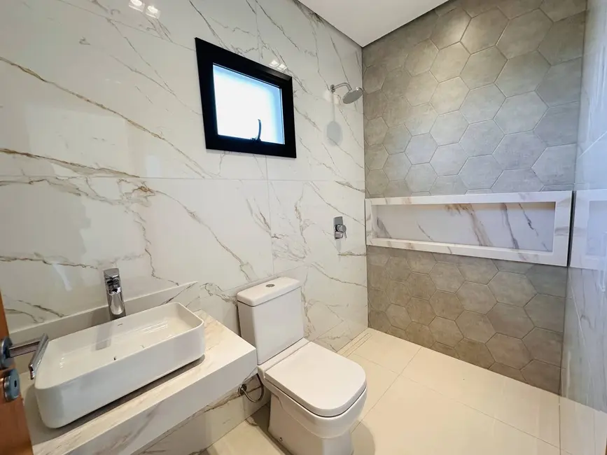 Foto 4 de Casa de Condomínio com 3 quartos à venda, 250m2 em Novo Mundo, Varzea Grande - MT