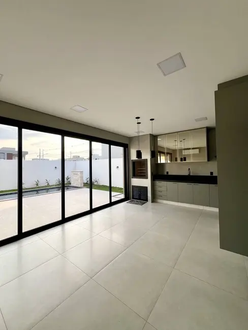 Foto 1 de Casa com 3 quartos para alugar, 200m2 em Morada dos Nobres, Cuiaba - MT