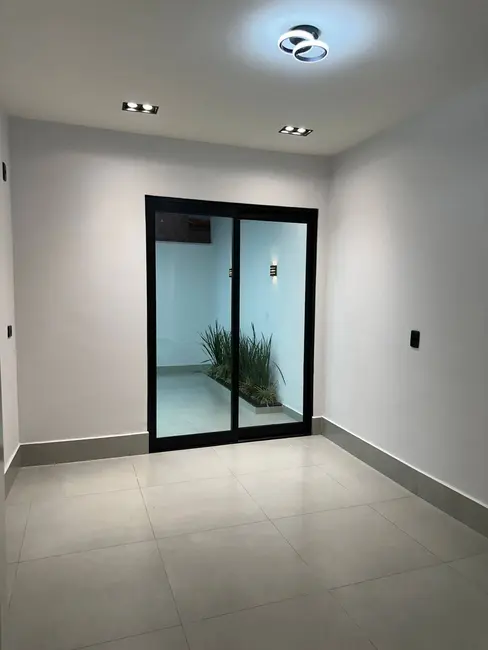 Foto 1 de Casa com 3 quartos à venda, 101m2 em Jardim Imperial, Cuiaba - MT