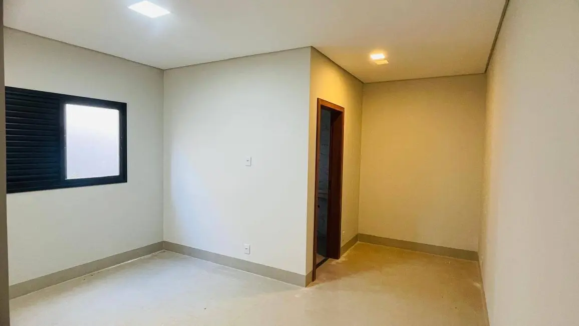 Casa com 3 quartos à venda, 106m2 em Cidade Alta, Cuiaba - MT - imagem 2 Foto 2 de Casa com 3 quartos à venda, 106m2 em Cidade Alta, Cuiaba - MT
