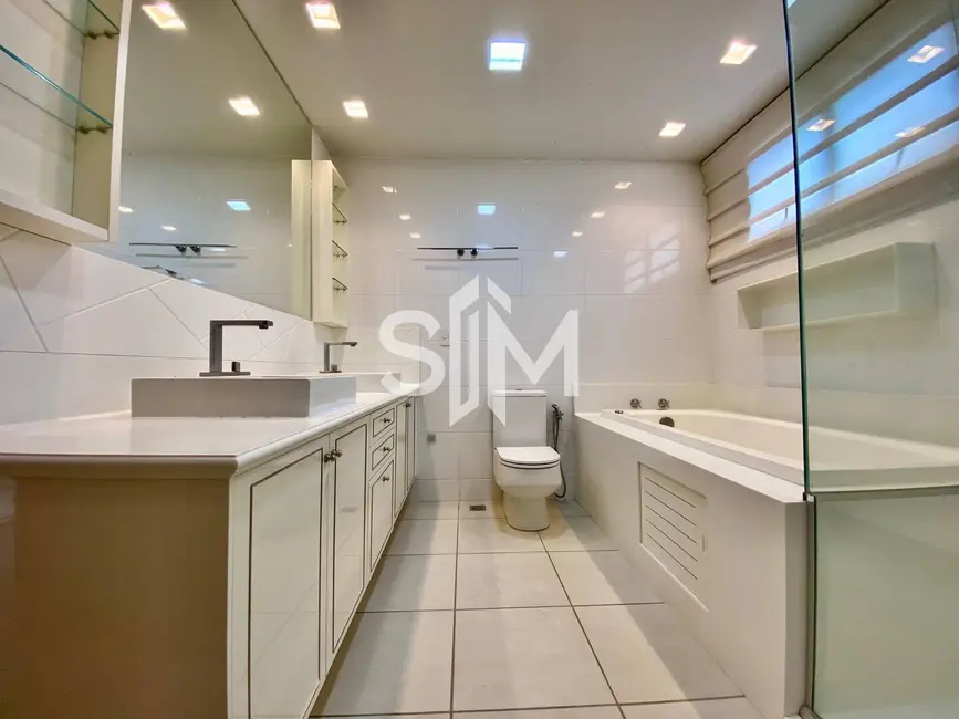 Apartamento com 4 quartos à venda, 206m2 em Duque de Caxias, Cuiaba - MT - imagem 6 Foto 6 de Apartamento com 4 quartos à venda, 206m2 em Duque de Caxias, Cuiaba - MT